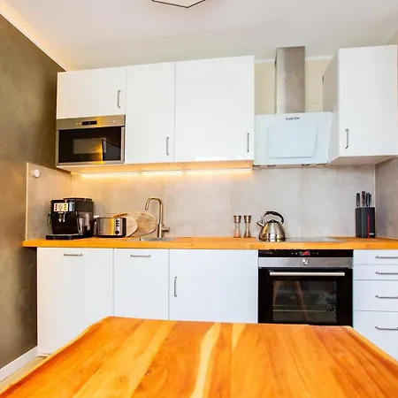 Modernes In Stadtnaehe * Würzburg