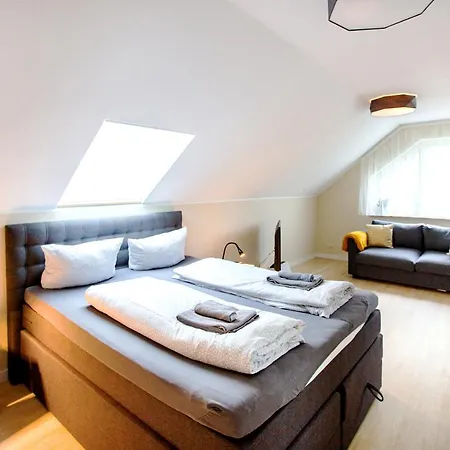 Apartamento Modernes In Stadtnaehe